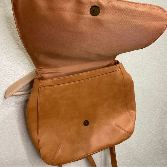 Universal thread Tan teddy backpack - Picture 9 of 10